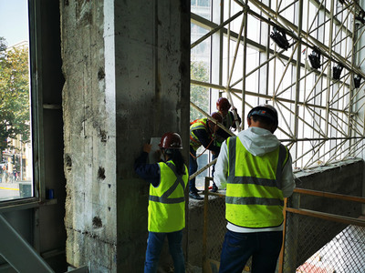 上海玻璃幕墻定期檢測評估報告費(fèi)用與建筑工程質(zhì)量檢測及評估咨詢服務(wù)解析